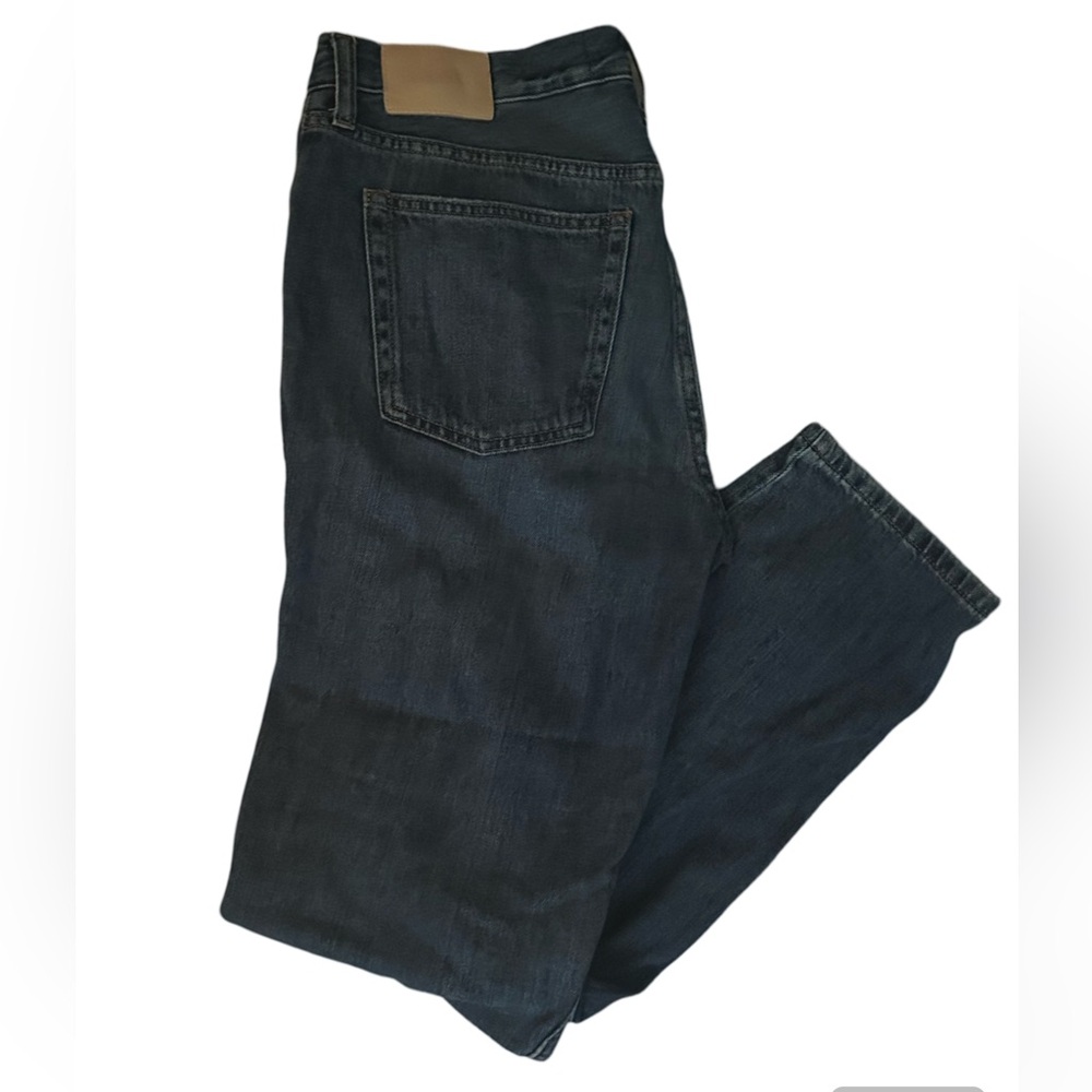 Everlane The Soft Relaxed Jean in Vintage Dark Blue.